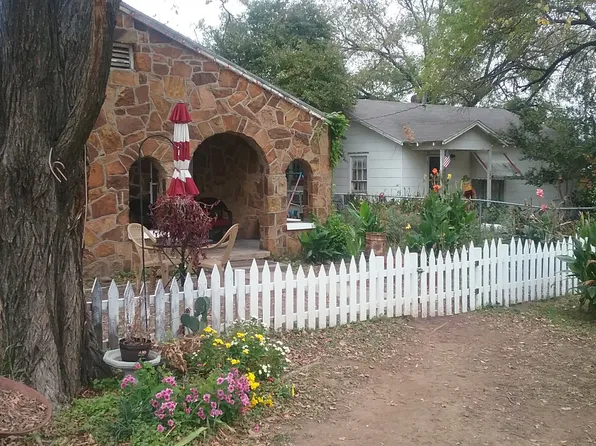 108 N Ash St, Springtown, TX 76082