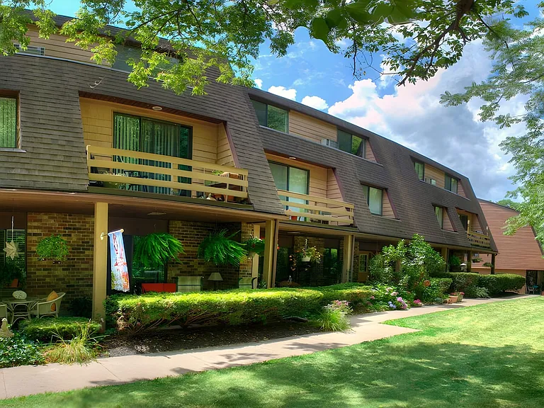 Brook Hill Village — Photo 4