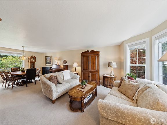 4th image of 1058 SW Leschi Drive