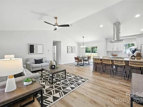 814 Mark St, Belmont, NC 28012