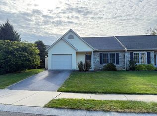 32 Pebble Creek Dr, Lititz, PA 17543