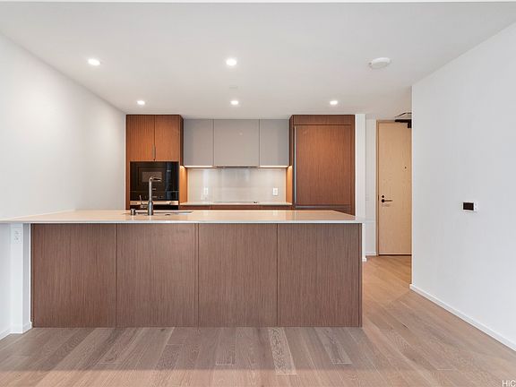 3rd image of 333 Ward Ave #1004