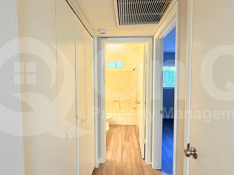 3002 E Waltann Ln #2 — Photo 21