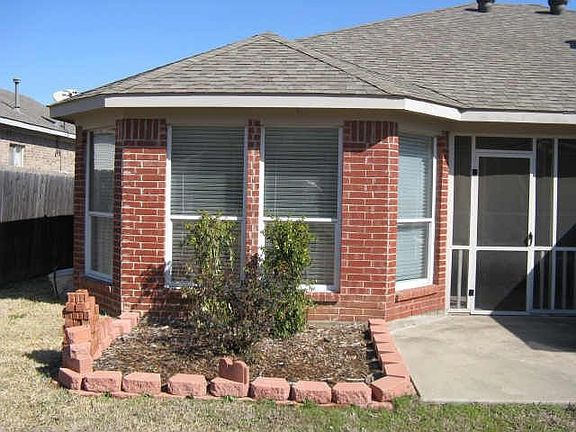 3rd image of 308 Cliffdale Dr
