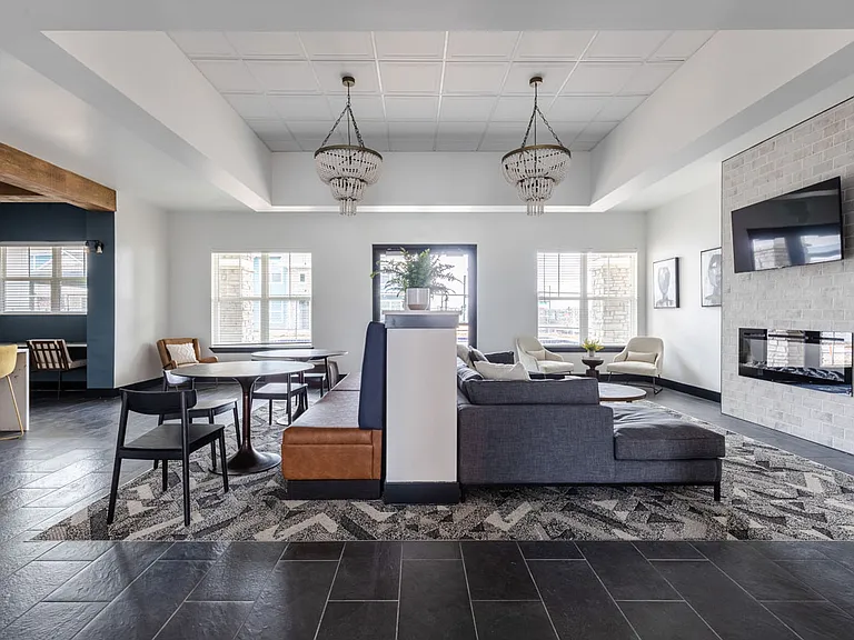 Ladora Modern Apartments — Photo 15