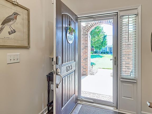 4th image of 123 Cressingham Ct