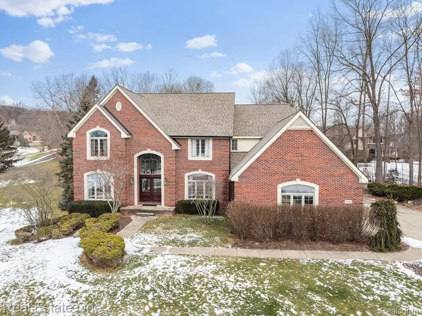 9480 Spruce Run, Brighton, MI 48114