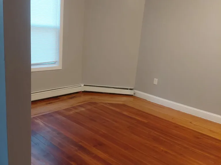 488 Ridge St #1 — Photo 8