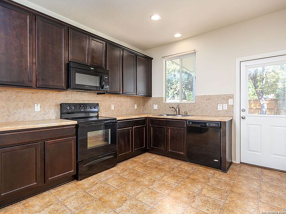 4th image of 11715 MEADOWOOD OAKS