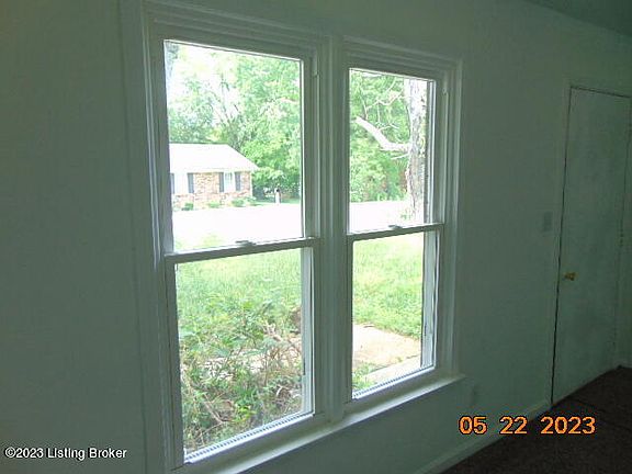 5th image of 105 Valley View Dr