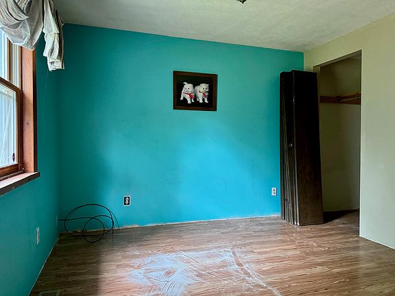 3rd image of 222 W Locust Dr