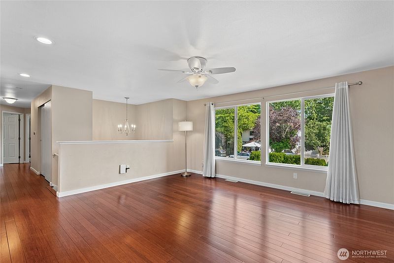 3rd image of 1665 Monroe Court SE