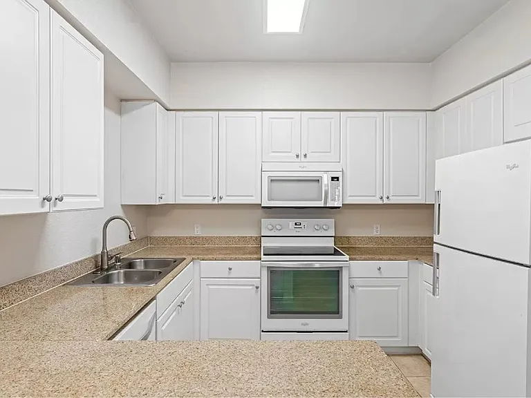 Towers at Costa Verde Apartments — Photo 67