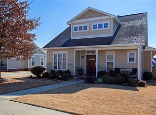 5906 W Willow St, Rogers, AR 72758