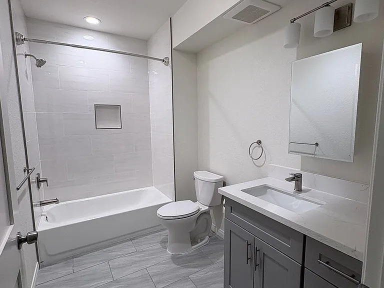 162 E Line St — Photo 11