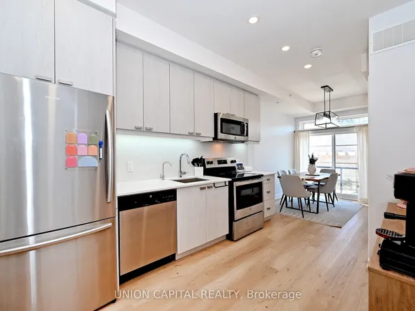 57 Finch Ave W #39, North York, ON M2N 2H3