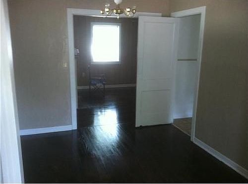 3rd image of 1402 N Water St