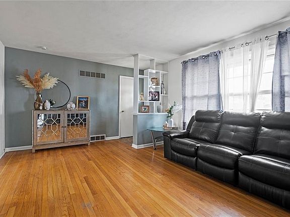 4th image of 2301 S Glenwood Ave