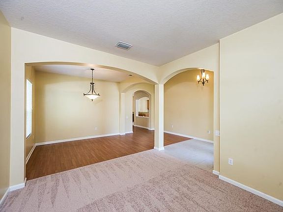 4th image of 1906 Samantha Ln