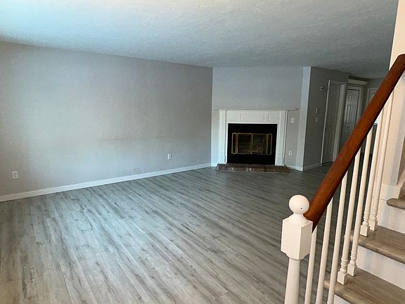 2nd image of 248 Camp St APT B5