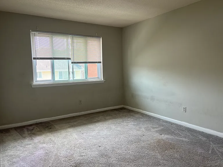 2343 Champion Ct — Photo 36