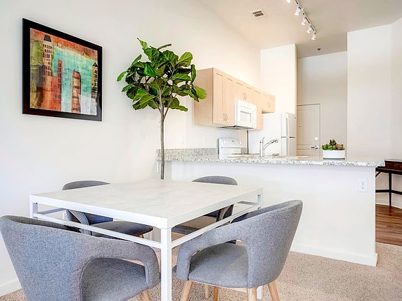 5th image of 827 Park Ave W #Sw312