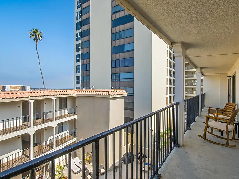 909 Coast Blvd #12 — Photo 28