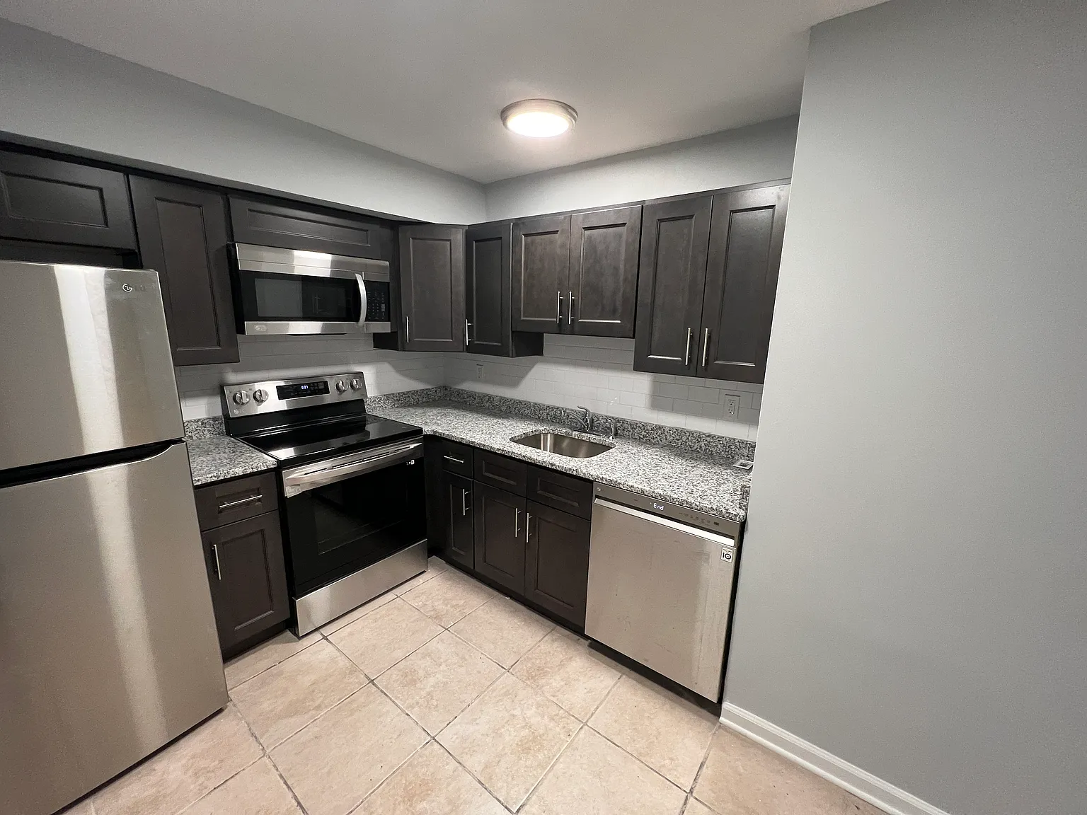 2310 Baynard Boulevard — Photo 3