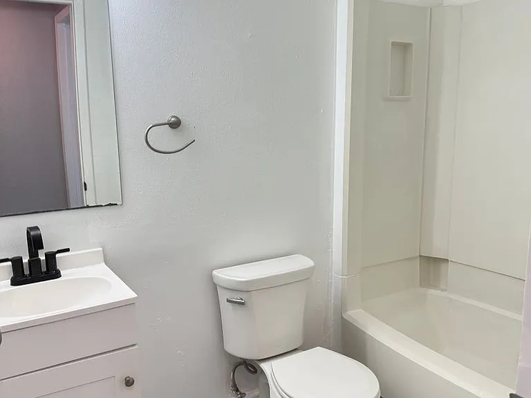 359 Greenland Dr — Photo 13