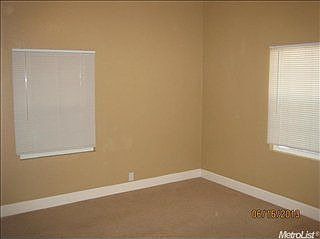 4th image of 2733 39th St