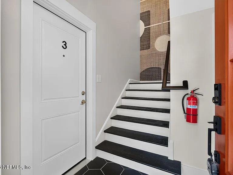 2247 Riverside Ave #3 — Photo 2