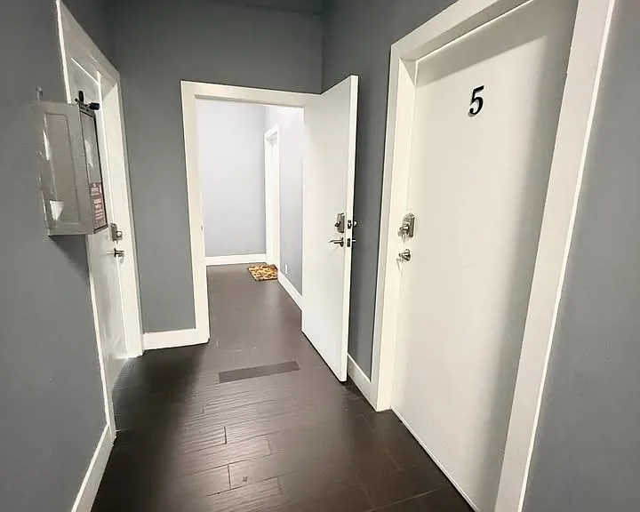 2330 E Cesar E Chavez Ave #5 — Photo 1