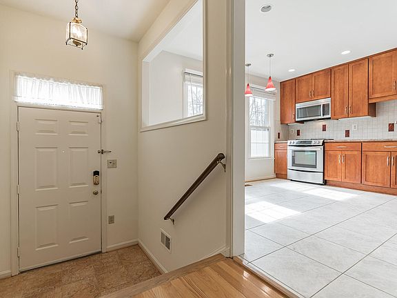 3rd image of 6853 Williamsburg Pond Ct