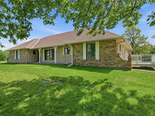 28005 S Belle Plain Rd, Harrisonville, MO 64701