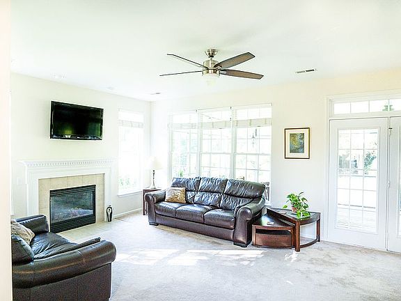 3rd image of 8230 Glamorgan Ln