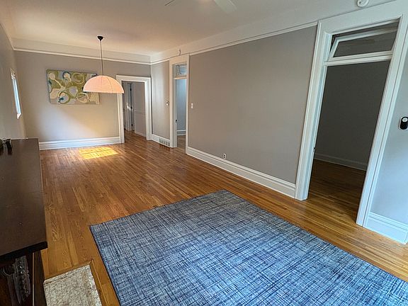 5th image of 341 W Irvington Pl