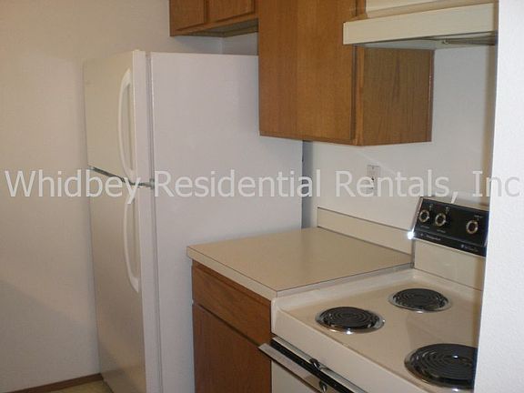 5th image of 891 SE Ilwaco Aly APT 203