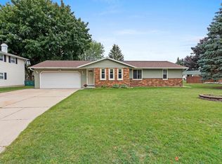 1167 Sharie Ln, Green Bay, WI 54304