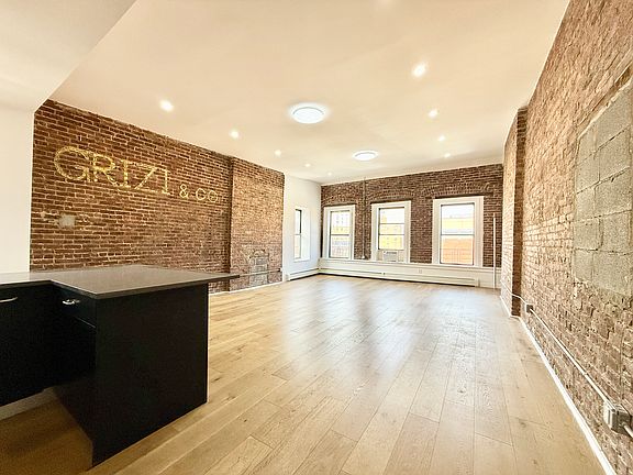 3rd image of 1685 Lexington Ave #6