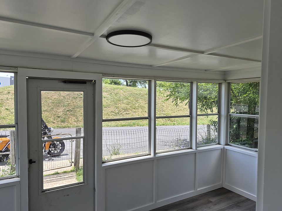 1st image of 1105 New Hope Rd