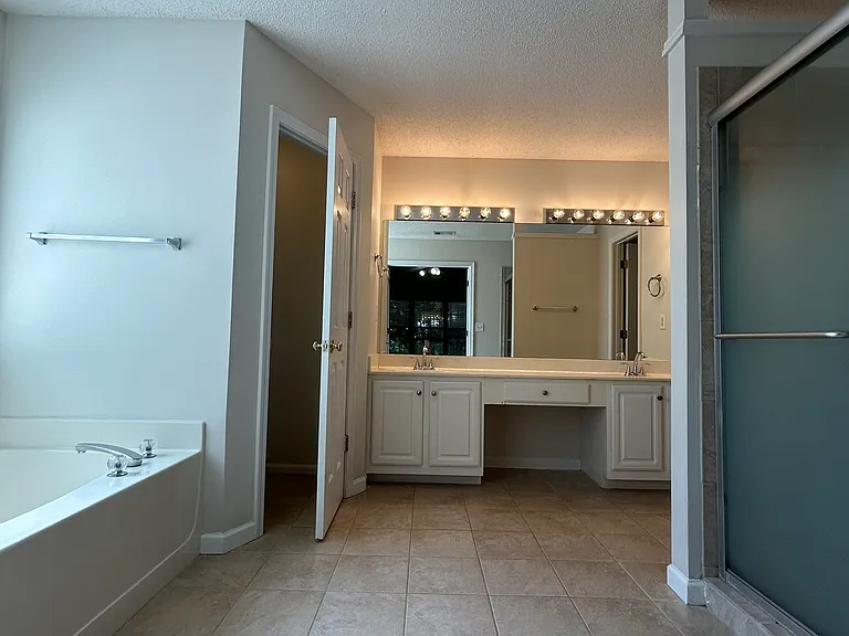 180 Sessingham Ln — Photo 28