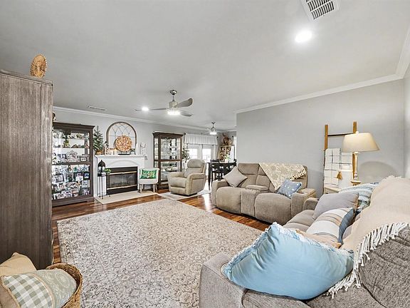 4th image of 1431 Souza St