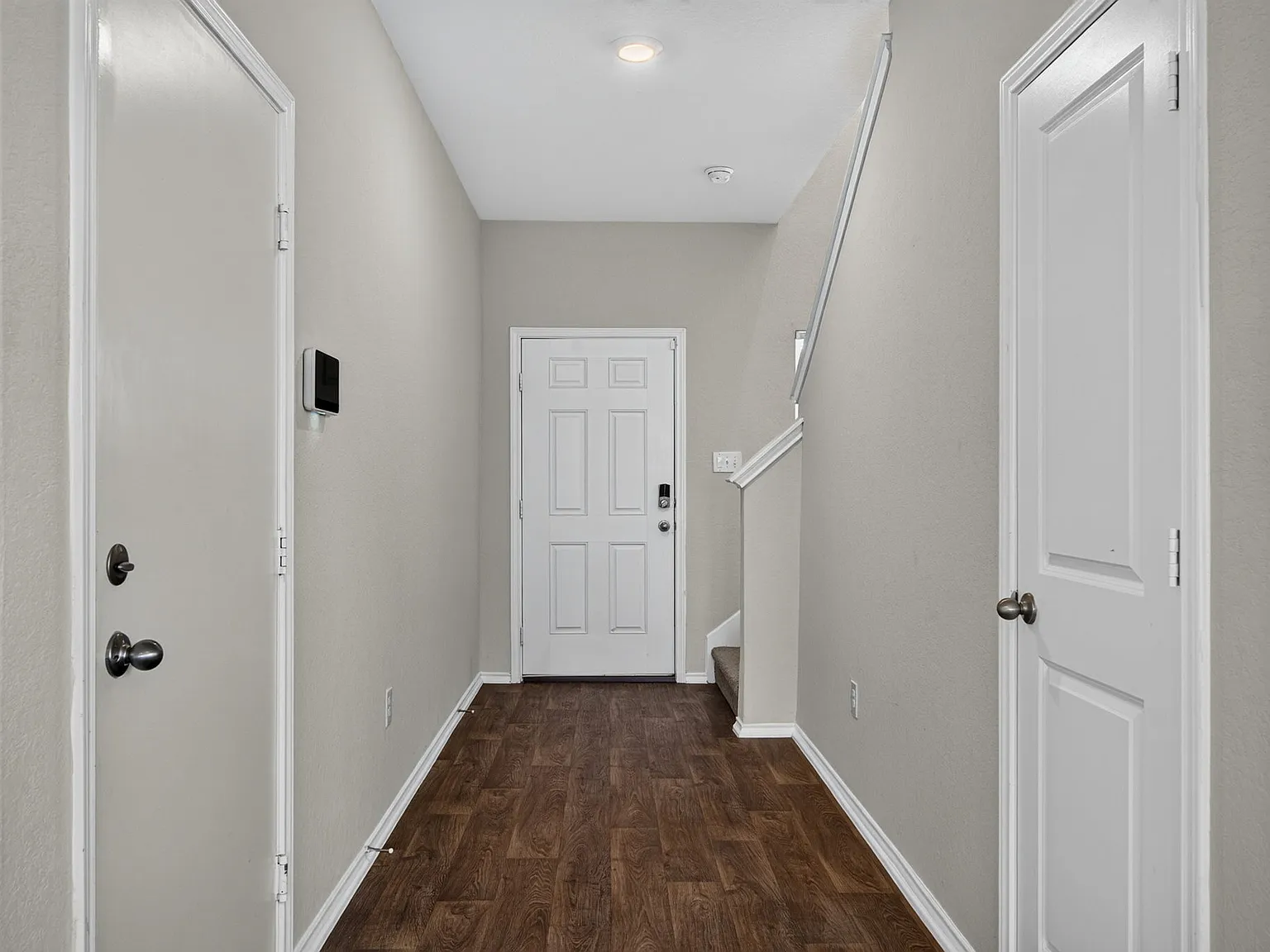 5 bed, 2493 sqft, $2,200 — Photo 4