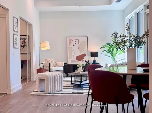 308 Jarvis St #717, Toronto, ON M5B 0E3