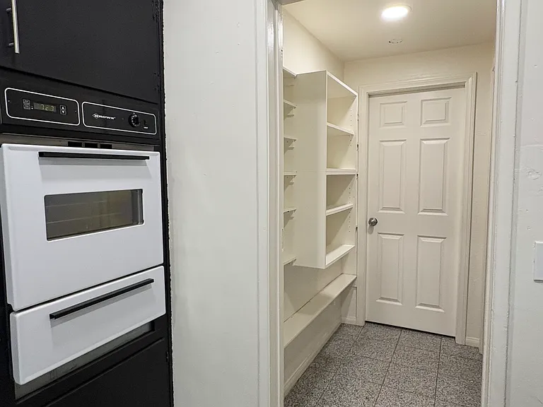 13605 Douglas St — Photo 36
