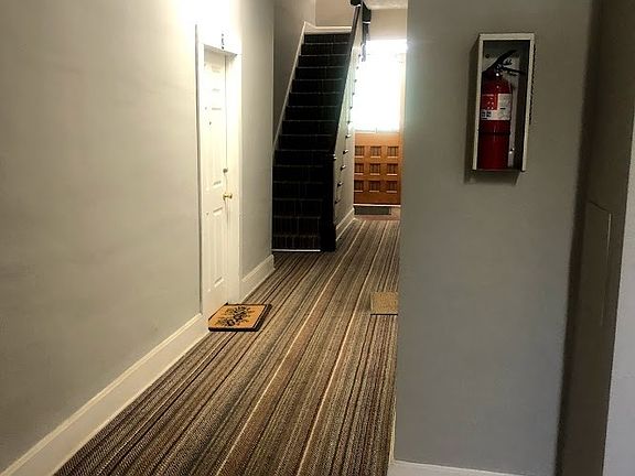 3rd image of 892 Woodruff Place Middle Dr APT 4