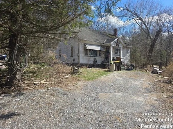 2258 Rimrock Dr, Stroudsburg, PA 18360