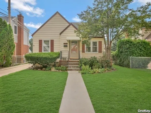 39 Celler Avenue, New Hyde Park, NY 11040