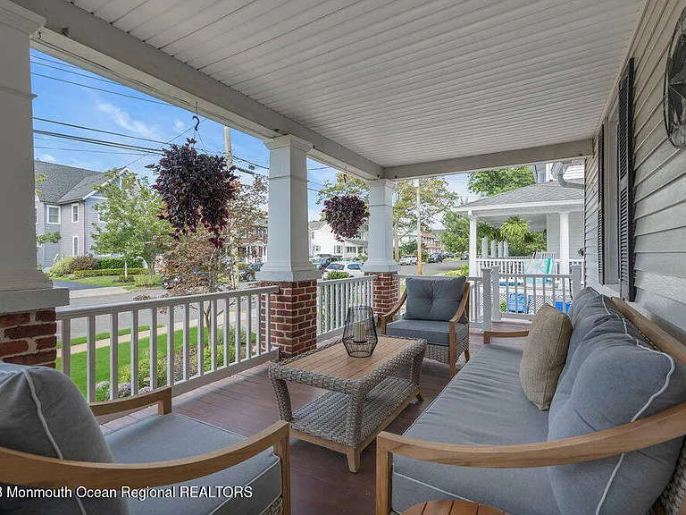 64 Curtis Ave — Photo 7