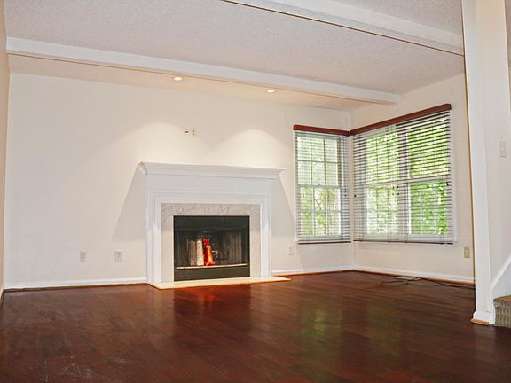 5th image of 2 Thames Ct